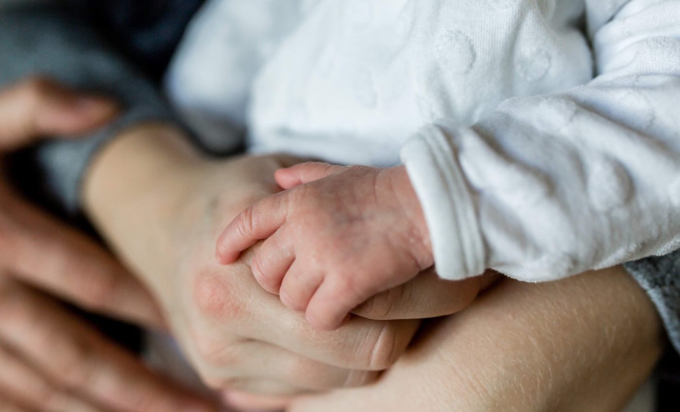 Cine primează mama sau tata