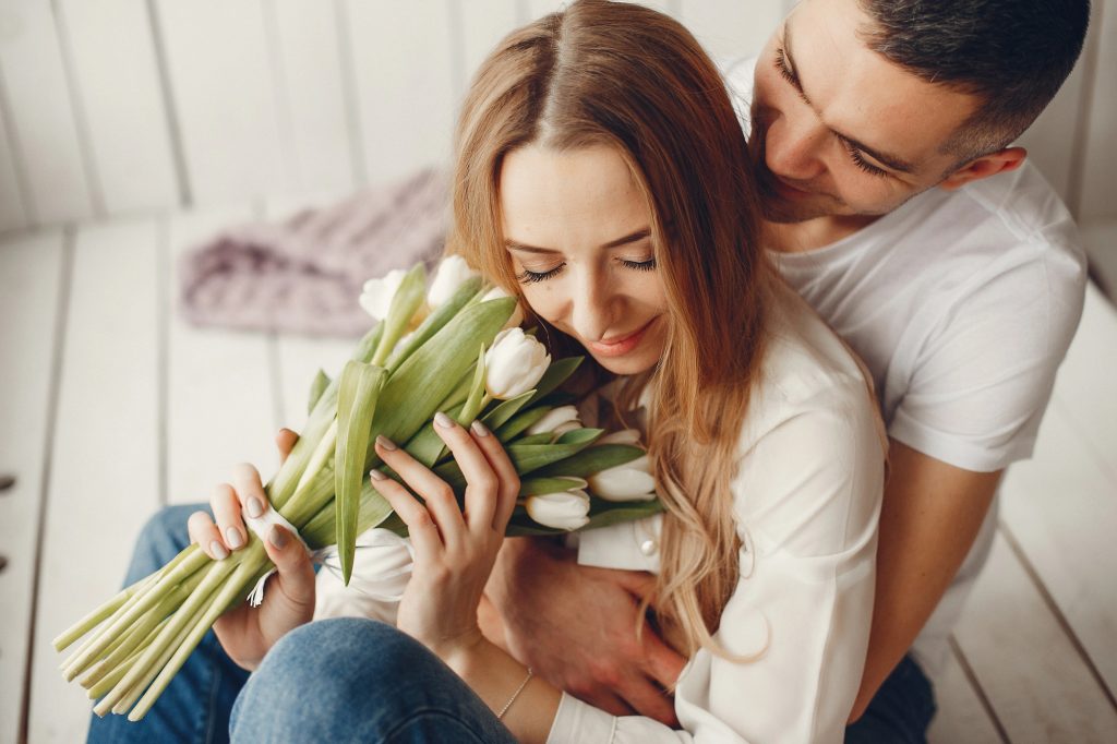 SCHIMBĂRI majore în relație în MARTIE