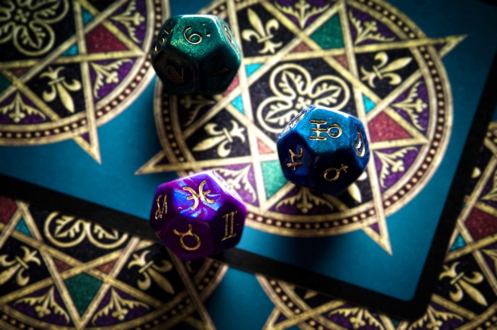 UNIVERSUL DESTIN ZODII