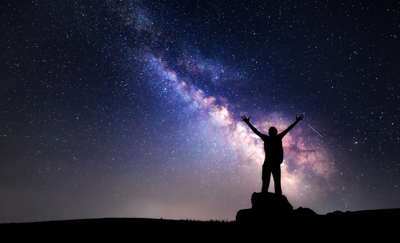 UNIVERSUL răsplătește ZODII