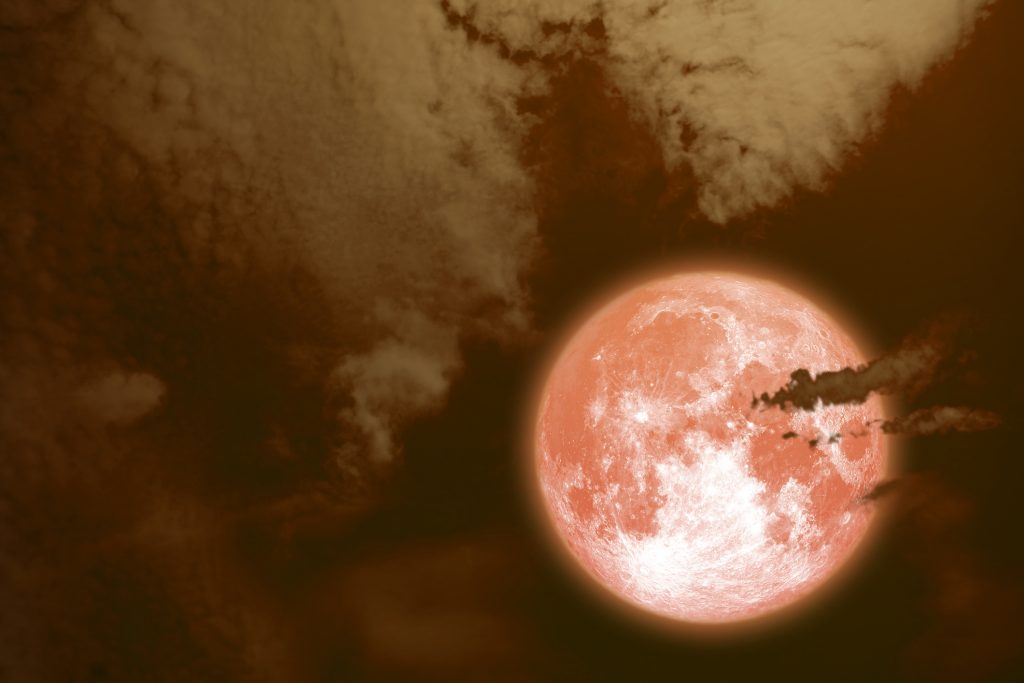 Luna plină CĂPȘUNIE a trecut efectele rămân