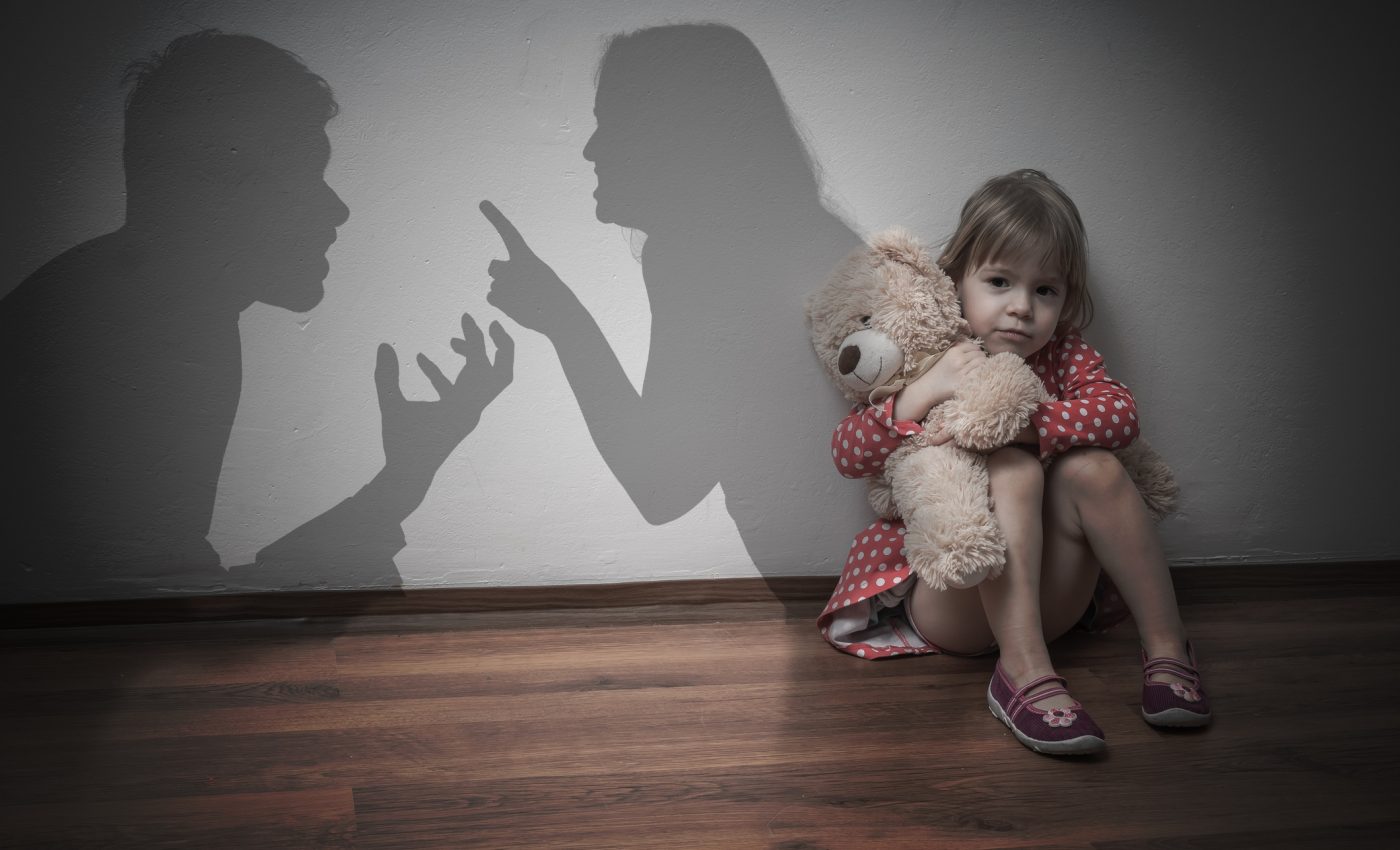 Cum îți distrugi în tăcere copilul