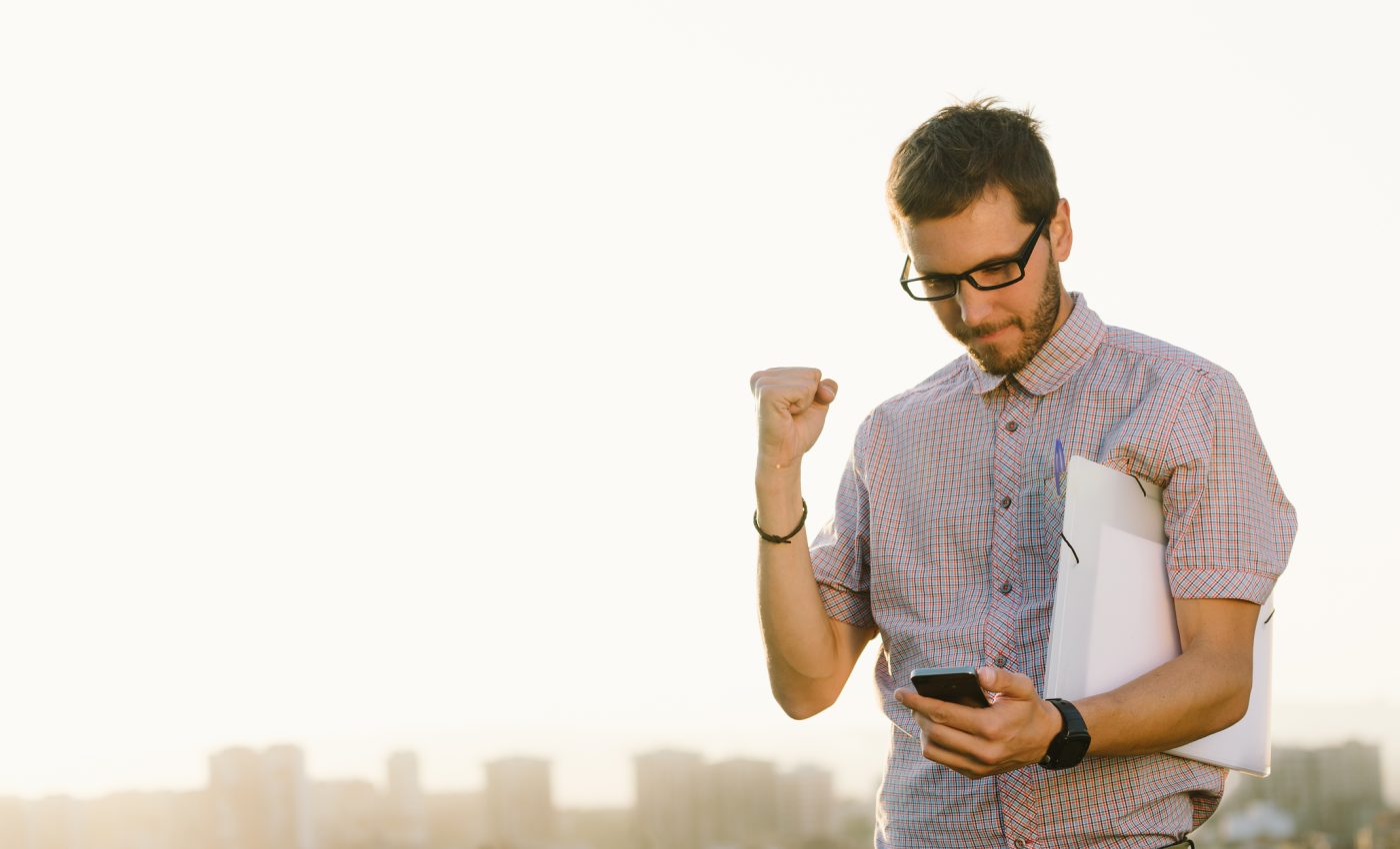 se ÎMBUNĂTĂȚESC la LOCUL DE MUNCĂ pentru 3 ZODII - sfatulparintilor.ro - dreamstime_m_47287660