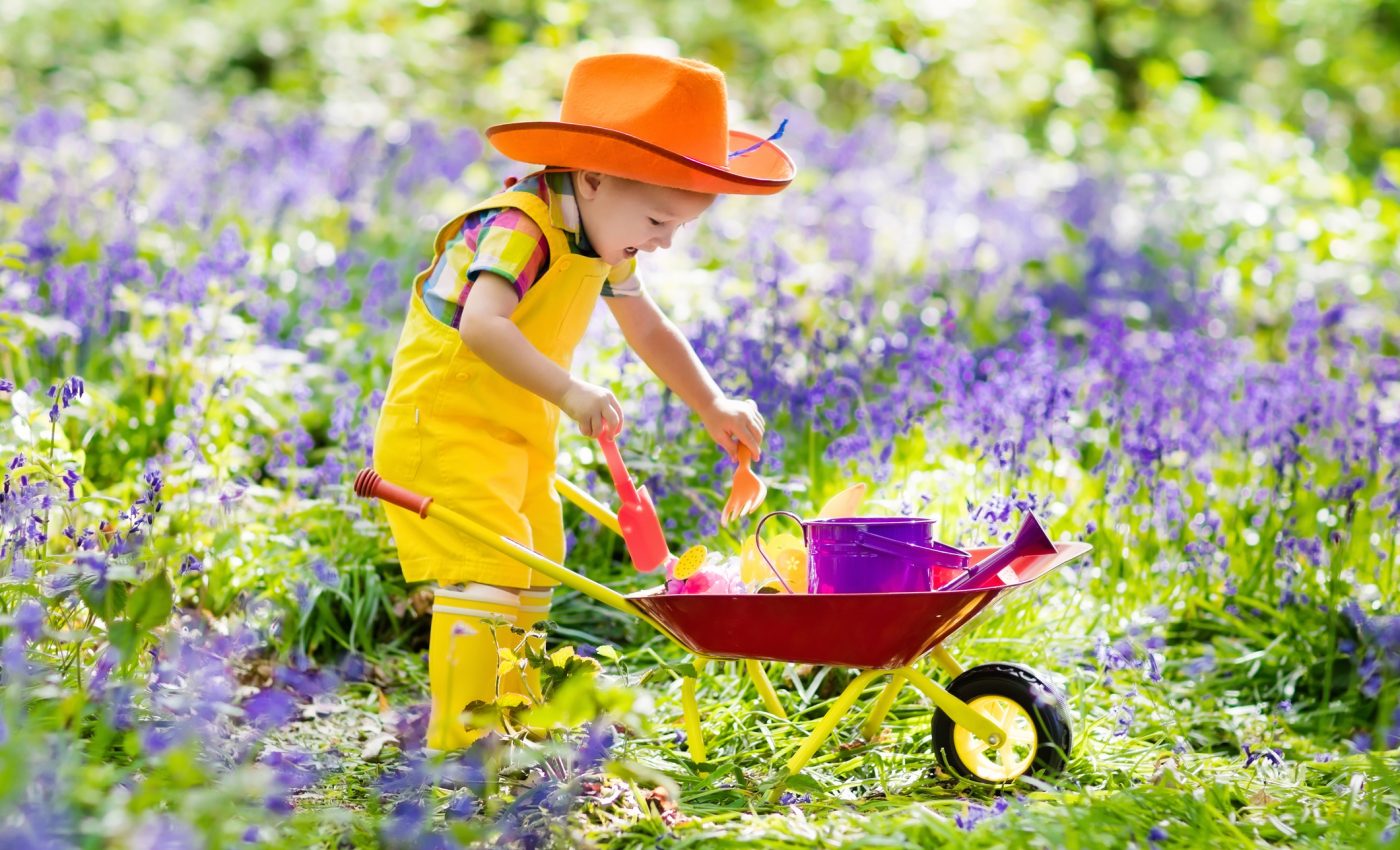 Cum să-ți menții copilul activ fără ecrane