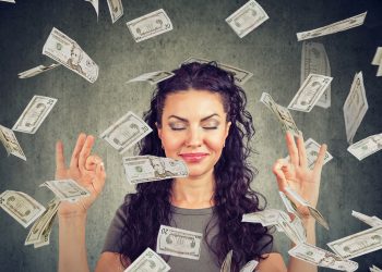 ZODII care pot atrage bani la finalul săptămânii