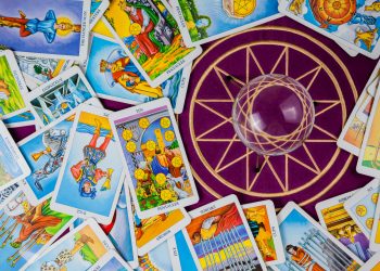 CHIRON retrograd zodii TAROT