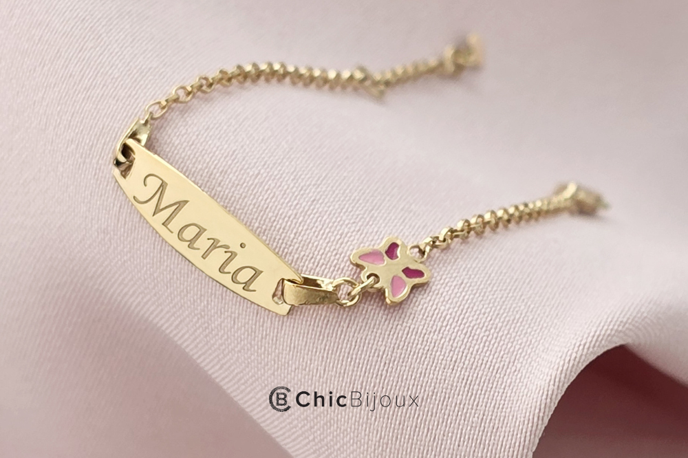 Ce bijuterii sunt potrivite pentru copii mici