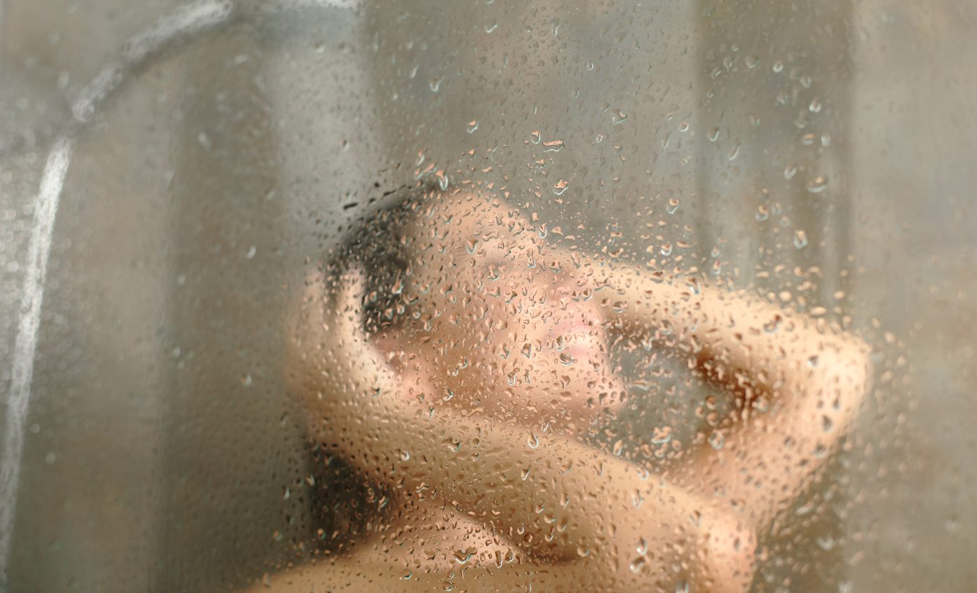 Ce se întâmplă în corpul tău când faci dușuri cu apă rece