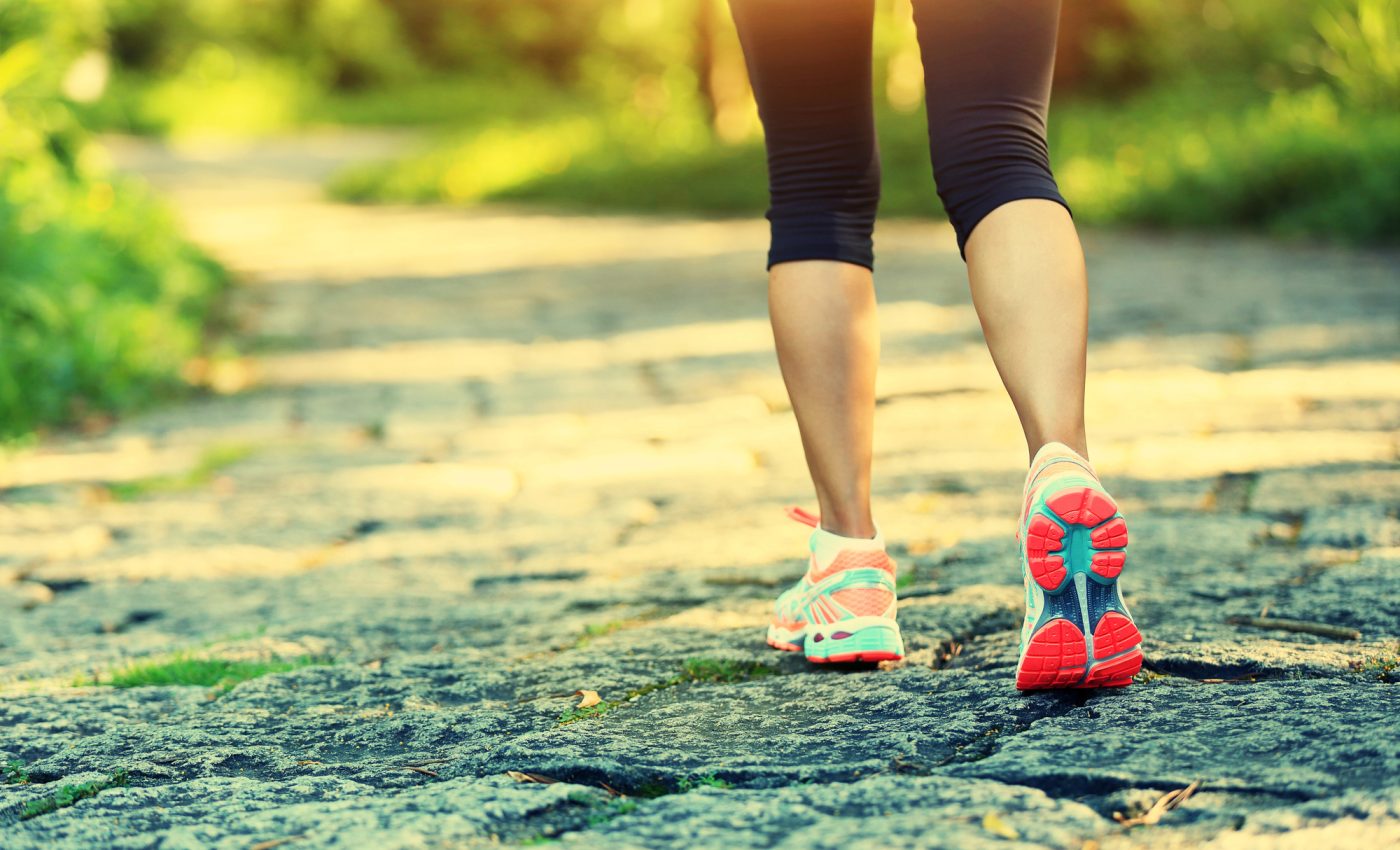 Ce se întâmplă în corpul tău când mergi pe jos 30 de minute zilnic