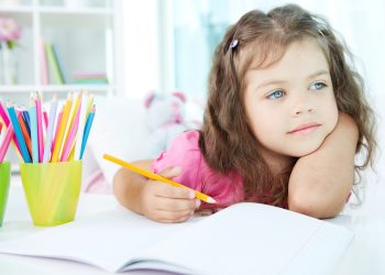 Cum îți ajuți copilul să se adapteze mai ușor la începerea școlii