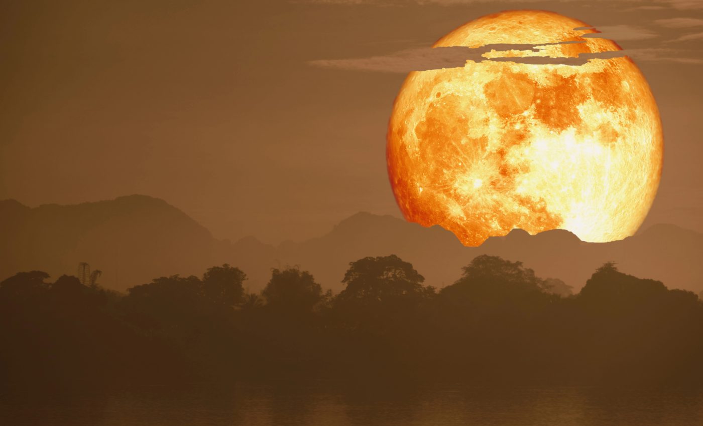 Luna plină a sturionului din 9 august