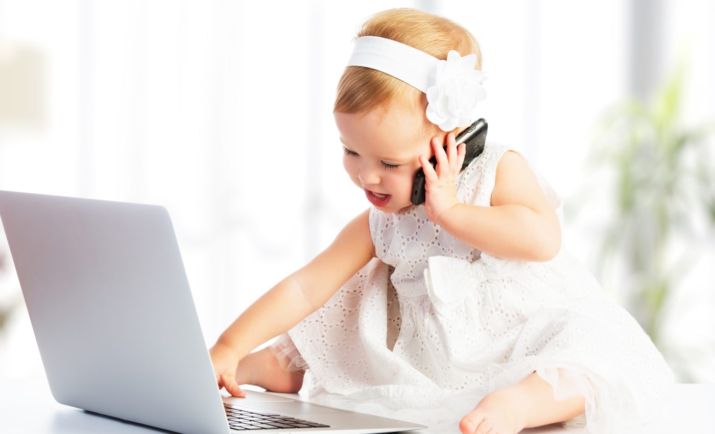 Copilul stă prea mult pe telefon