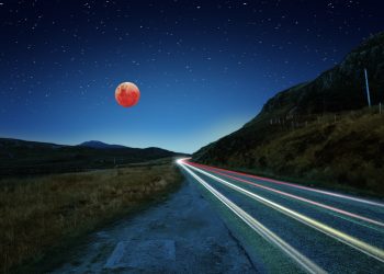 Eclipsă de Lună plină sângerie în Pești 7 septembrie 2025