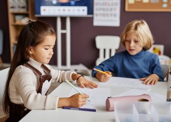 Generația Alfa la școală - sfatulparintilor.ro - dreamstime_m_261904003 Seventyfourimages | Dreamstime.com