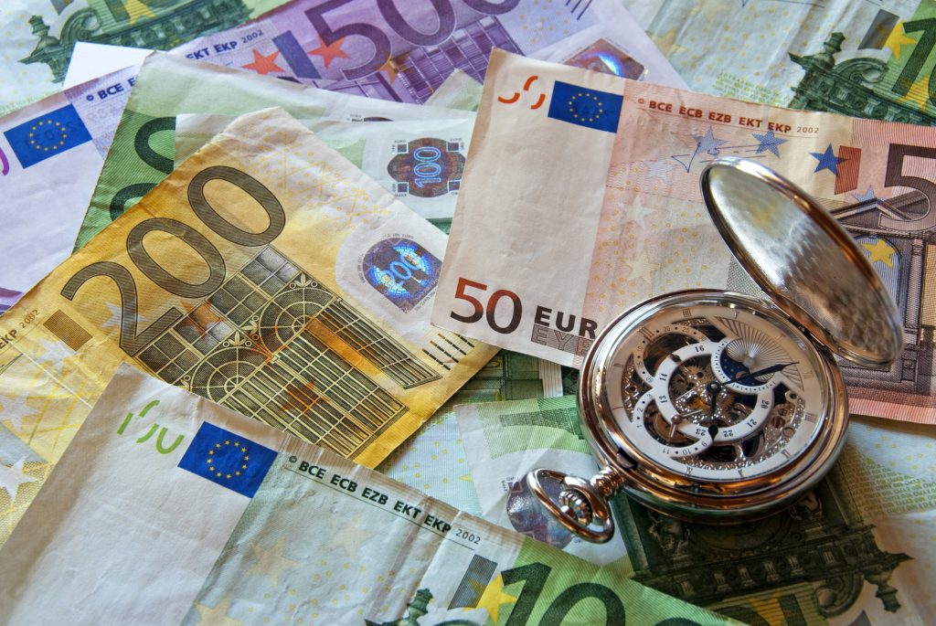 ZODII care trec prin schimbări MAJORE în FINANȚE