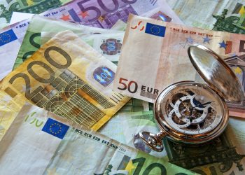 ZODII care trec prin schimbări MAJORE în FINANȚE