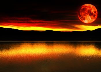 SuperLuna Plină Sângerie – 7-8 septembrie 2025