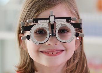 Cum recunoști tulburările de vedere la copii