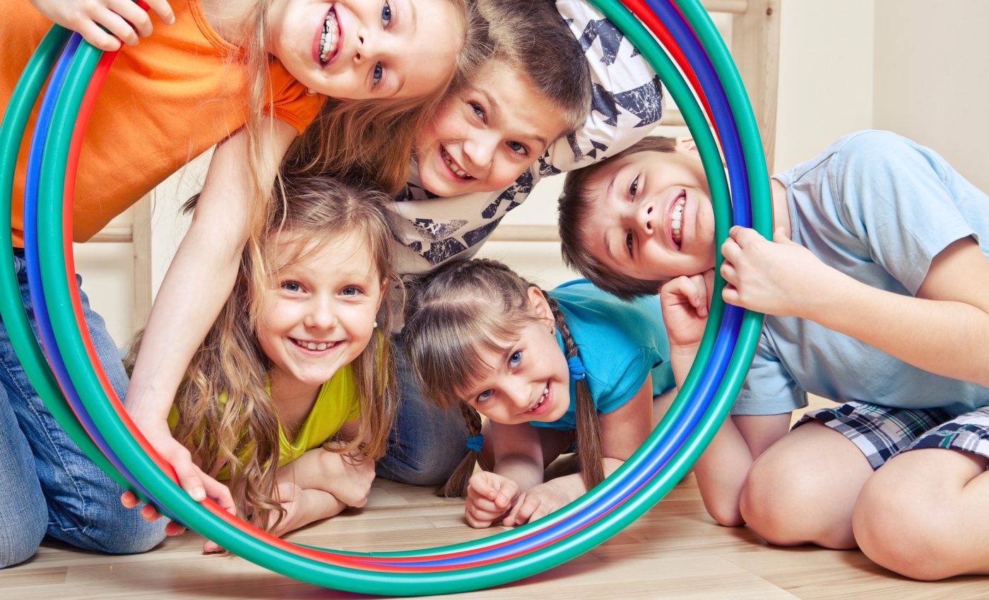 Cum să ajuți copilul să-și facă prieteni noi