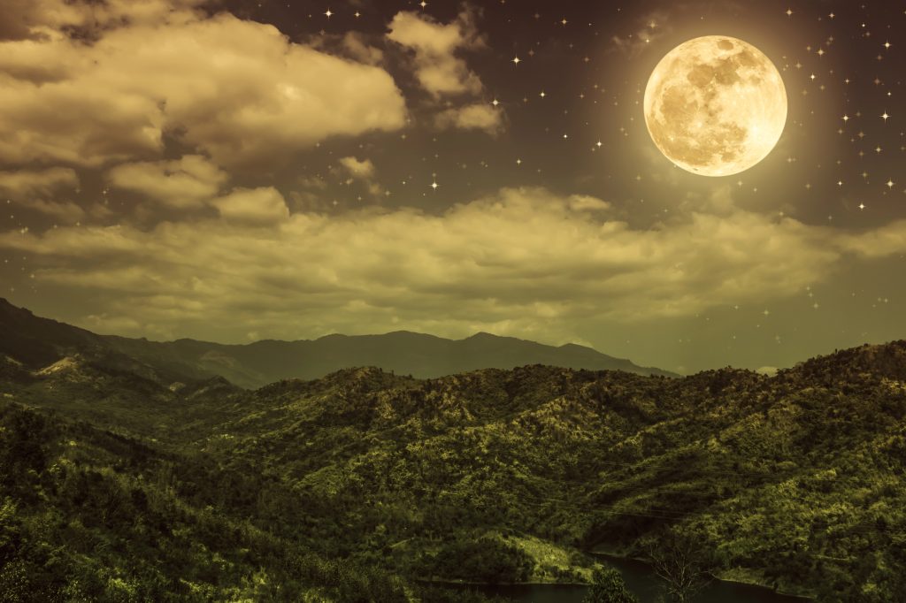 Luna Plină a Recoltei TRANSFORMATOARE pentru ZODII