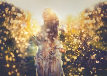 Cum se conectează ZODIILE cu DIVINITATEA