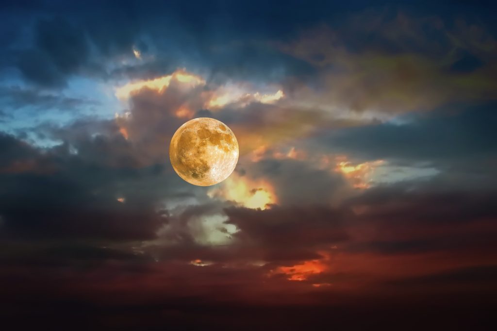 Superlună plină în Taur