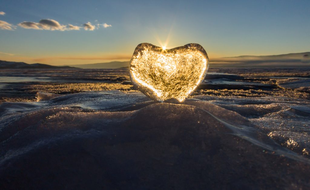 ZODII care își vindecă INIMA FRÂNTĂ