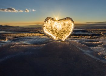 ZODII care își vindecă INIMA FRÂNTĂ