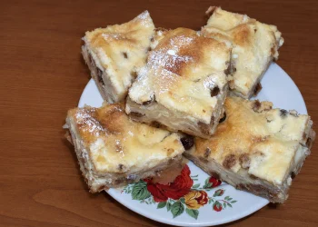 plăcintă cu iaurt