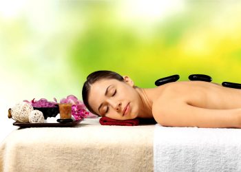 beneficii masajul cu pietre vulcanice