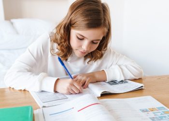 Materiale educaționale pentru performanțe școlare