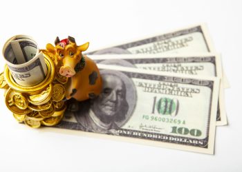 horoscop bani martie - sfatulparintilor.ro - Depositphotos_425734772_L