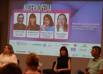 MATERNOPEDIA 2026 - front comun pentru știință, prevenție și adevăr medical BUCUREȘTI, 26 mai - Sute de profesioniști din domeniul perinatal (medici, asistente medicale și moașe) s-au reunit pe 21 și 22 mai la MATERNOPEDIA 2026, conferință organizată de Asociația SAMAS ca parte a programului său de formare medicală continuă, ajunsă la cea de-a XIII-a ediție. Tema centrală a acestui an, „Dezinformarea în medicină ca barieră terapeutică”, a deschis un dialog curajos despre modul în care „infodemia” și miturile din online fragilizează relația medic-pacient și blochează tratamente vitale. Lucrările conferinței au fost deschise de prof. univ. dr. Adrian Streinu-Cercel, președintele Comisiei de Sănătate a Senatului României, prof. dr. Carmen Orban, membră a Comisiei de Sănătate din Senatul României, și Diana Stoica, membră în Comisia de Sănătate a Camerei Deputaților, prezenți la conferință. De asemenea, au fost transmise mesaje din partea prof. univ. dr. Alexandru Rafila, președintele Comisiei de Sănătate din Camera Deputaților, și a președintei Colegiului Medicilor din România, prof. univ. dr. Cătălina Poiană. „Tema conferinței reflectă una dintre marile provocări ale medicinei actuale. Lupta cu dezinformarea în sănătate înseamnă, înainte de toate, protejarea pacientului, înseamnă siguranță pentru pacientul nostru, înseamnă o întărire a relației medic-pacient și o creștere a încrederii atât în profesia medicală, cât și în actul medical. Colegiul Medicilor din România susține constant necesitatea medicinei bazate pe dovezi și, totodată, o comunicare responsabilă în spațiul public și, poate cel mai important lucru, nevoia unui dialog corect și constant între medic și pacient. Pentru că, într-o perioadă în care tehnologia și inteligența artificială se dezvoltă rapid, poate că este nevoie, mai mult ca oricând, de discernământ, de responsabilitate și de păstrarea relației corecte și de încredere între medic și pacientul său”, a declarat prof. dr. Cătălina Poiană, președinta Colegiului Medicilor din România. „Într-un context în care părinții sunt expuși constant la mituri medicale, pseudoștiință și informații neverificate, conferința MATERNOPEDIA a devenit un spațiu de dialog, clarificare și actualizare profesională pentru personalul medical. Inflația de informații din mediul online face ca formarea continuă să nu mai însemne doar acumularea de cunoștințe noi, ci și capacitatea de a filtra informațiile false, pentru a le putea oferi pacienților claritate, siguranță și încredere”, a declarat Sînziana Ioniță-Ciurez, director executiv al Asociației SAMAS. La conferință au participat peste 40 de speakeri din România și din străinătate — neonatologi, pediatri, ginecologi, reprezentanți ai autorităților, jurnaliști și membrii din societatea civilă. Prezentările și panelurile de dezbatere au abordat teme actuale, precum: ● rolul moașei și al personalului medical în sprijinirea deciziilor informate; ● miturile frecvente legate de îngrijirea nou-născutului; ● extinderea screeningului neonatal pentru diagnostic precoce; ● scăderea acoperirii vaccinale în România și combaterea miturilor despre vaccinare; ● influența rețelelor sociale asupra încrederii în medic și asupra deciziilor părinților; ● utilizarea inteligenței artificiale în decizia medicală și riscurile autodiagnosticării; ● obezitatea infantilă și prevenția timpurie. Succesul acestei ediții reconfirmă importanța colaborării dintre mediul medical, organizațiile de sănătate și partenerii care investesc constant în educația medicală continuă și în dezvoltarea noilor generații de specialiști. Conferința a evidențiat nevoia unor abordări interdisciplinare, bazate pe informare corectă, prevenție și acces la resurse validate științific, într-un context în care deciziile legate de sănătatea copiilor și a familiei sunt influențate tot mai mult de mediul digital și de dezinformare. În zilele următoare, pe platforma noastră www.maternopedia.ro, vor fi disponibile materialele prezentate, rezumatele sesiunilor științifice și galeria foto de la eveniment. Evenimentul a fost moderat de Ana Măiţă, consilier pentru drepturile mamelor.