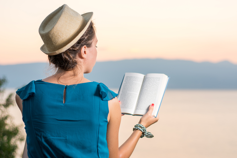 Lecturi ușoare și captivante pentru vacanțe