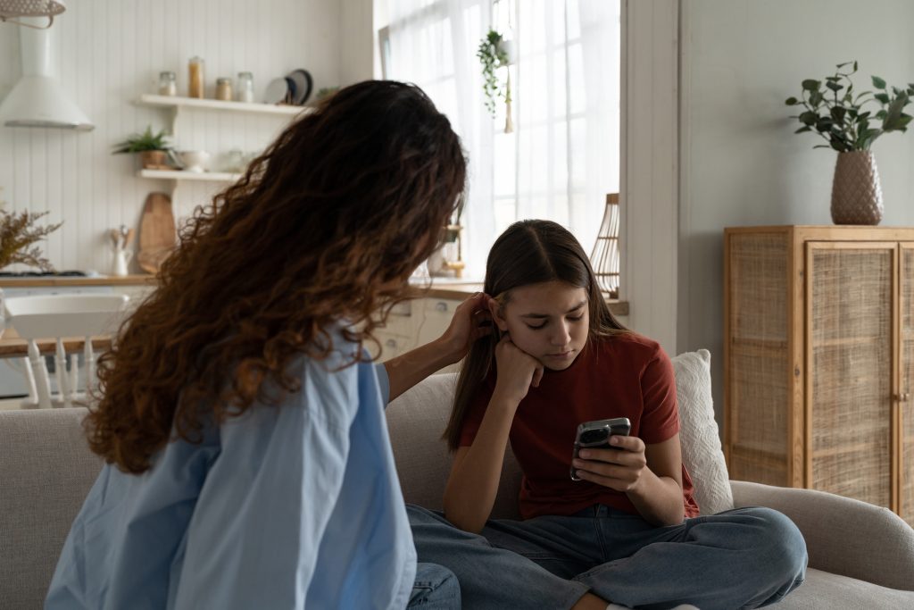 adolescentul tău are nevoie de apropiere
