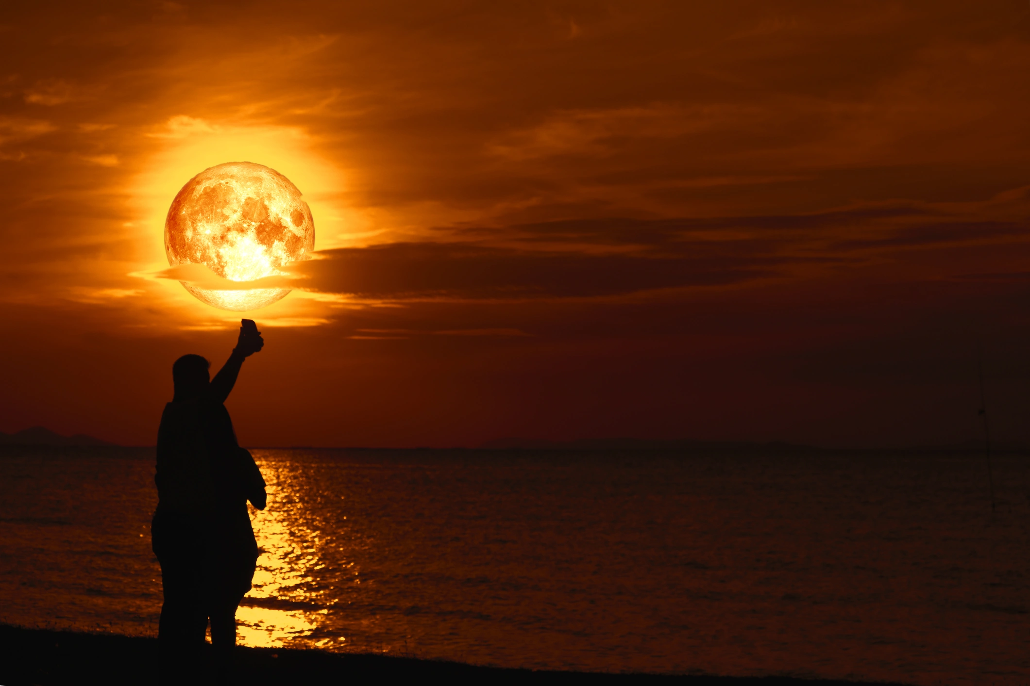 Eclipsa de Lună Plină a Sturionului